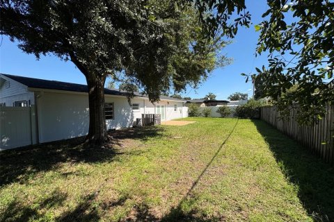 Villa ou maison à louer à Tampa, Floride: 3 chambres, 120.4 m2 № 2419369 - photo 5