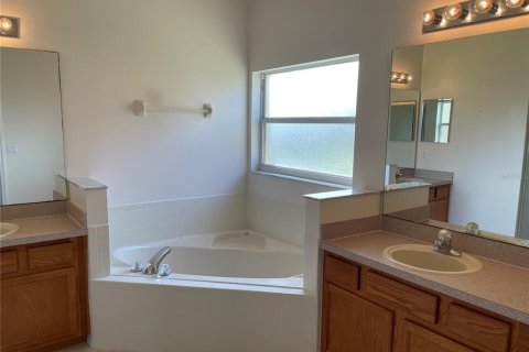 Casa en alquiler en Kissimmee, Florida, 3 dormitorios, 181.07 m2 № 1916510 - foto 15