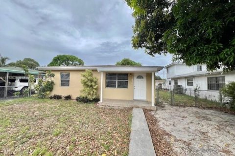 Casa en alquiler en Fort Lauderdale, Florida, 3 dormitorios, 92.16 m2 № 2017095 - foto 20