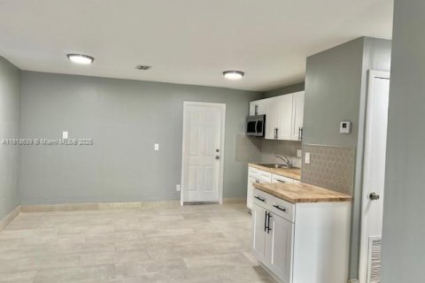 Casa en alquiler en Fort Lauderdale, Florida, 3 dormitorios, 92.16 m2 № 2017095 - foto 17