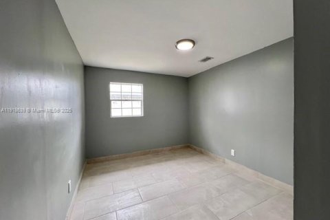 Casa en alquiler en Fort Lauderdale, Florida, 3 dormitorios, 92.16 m2 № 2017095 - foto 7