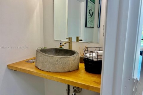 Condominio en venta en Miami, Florida, 1 dormitorio, 80.82 m2 № 2005322 - foto 10