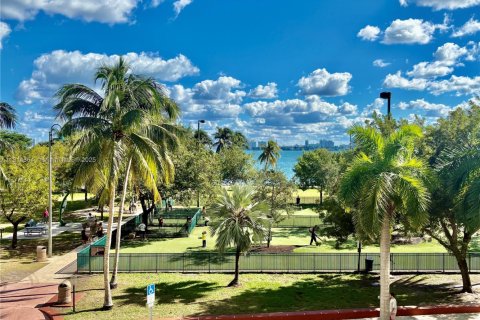 Condominio en venta en Miami, Florida, 1 dormitorio, 80.82 m2 № 2005322 - foto 15