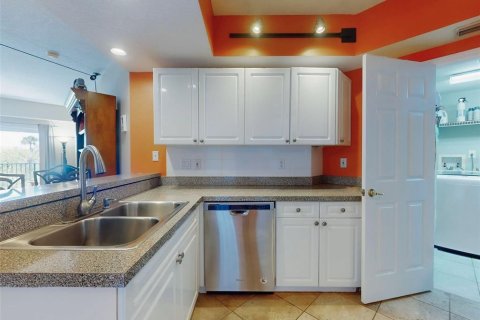 Condo in New Smyrna Beach, Florida, 2 bedrooms  № 1533388 - photo 24