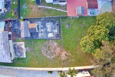 Villa ou maison à vendre à Miami, Floride: 4 chambres, 147.53 m2 № 2024844 - photo 2