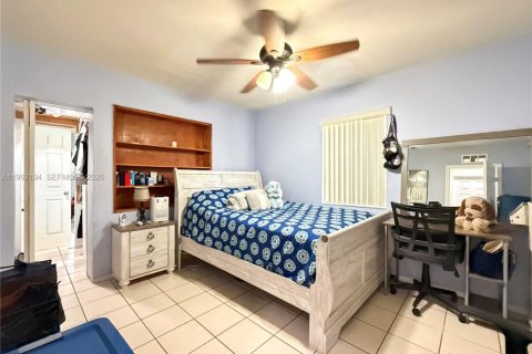 Villa ou maison à vendre à Miami, Floride: 4 chambres, 147.53 m2 № 2024844 - photo 10