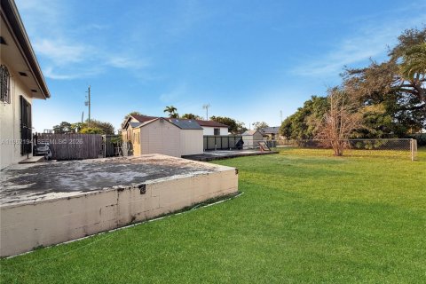 Villa ou maison à vendre à Miami, Floride: 4 chambres, 147.53 m2 № 2024844 - photo 6
