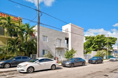 Apartment in Miami, Florida 2 bedrooms, 982.72 sq.m. № 2146891 - photo 4
