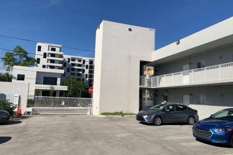 Apartment in Miami, Florida 2 bedrooms, 982.72 sq.m. № 2146891 - photo 2