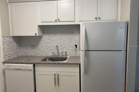 Condominio en alquiler en Tampa, Florida, 2 dormitorios, 105.17 m2 № 1916504 - foto 9