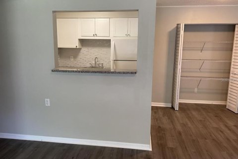 Condominio en alquiler en Tampa, Florida, 2 dormitorios, 105.17 m2 № 1916504 - foto 7