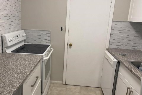 Condominio en alquiler en Tampa, Florida, 2 dormitorios, 105.17 m2 № 1916504 - foto 10