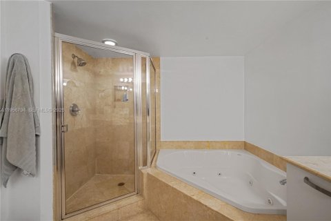 Купить кондоминиум в Форт-Лодердейл, Флорида 2 спальни, 129.78м2, № 2079200 - фото 29
