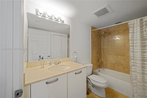 Купить кондоминиум в Форт-Лодердейл, Флорида 2 спальни, 129.78м2, № 2079200 - фото 30