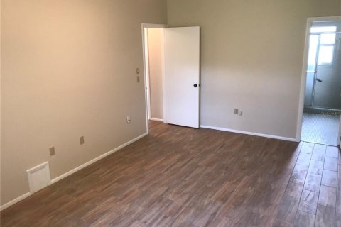 Villa ou maison à louer à Bradenton, Floride: 2 chambres, 95.69 m2 № 2097350 - photo 12