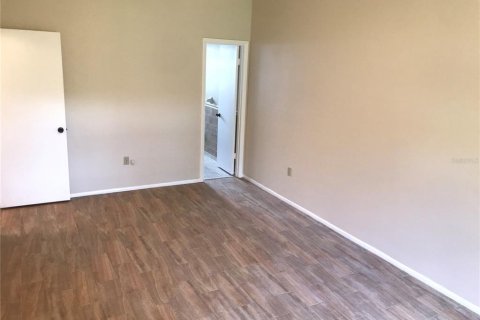 Villa ou maison à louer à Bradenton, Floride: 2 chambres, 95.69 m2 № 2097350 - photo 11