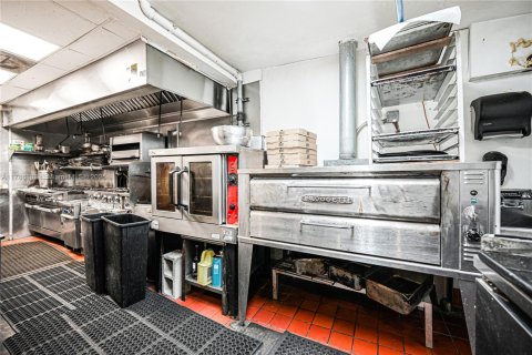 Immobilier commercial à vendre à Miami, Floride № 1934517 - photo 3