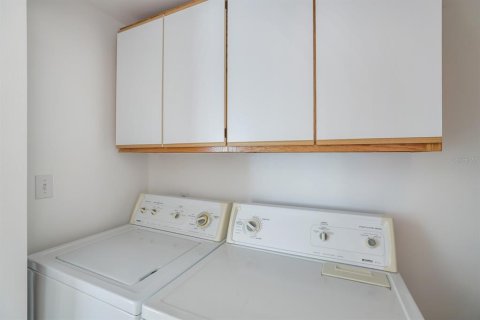 House in Holmes Beach, Florida 3 bedrooms, 115.94 sq.m. № 2156566 - photo 12