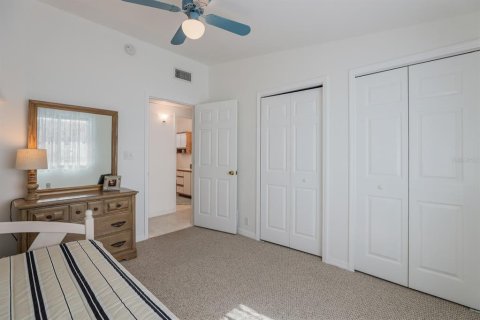 House in Holmes Beach, Florida 3 bedrooms, 115.94 sq.m. № 2156566 - photo 17