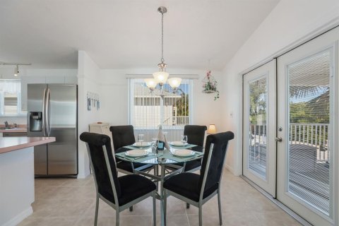 House in Holmes Beach, Florida 3 bedrooms, 115.94 sq.m. № 2156566 - photo 7