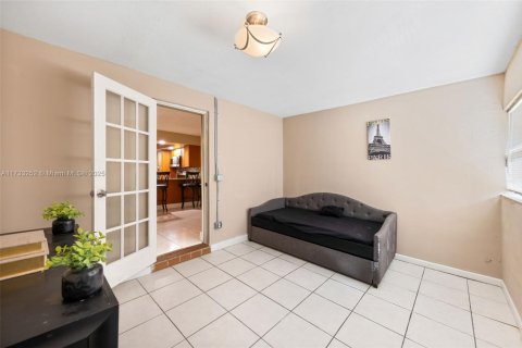 Commercial property in Coral Springs, Florida 362.6 sq.m. № 1975841 - photo 19