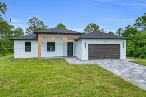Casa en venta en Lehigh Acres, Florida, 4 dormitorios № 1811922 - foto 1