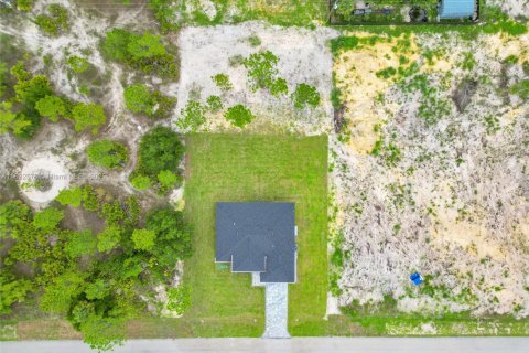 Casa en venta en Lehigh Acres, Florida, 4 dormitorios № 1811922 - foto 16