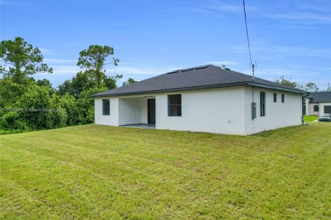 Casa en venta en Lehigh Acres, Florida, 4 dormitorios № 1811922 - foto 8