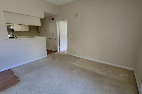 Condo in Orlando, Florida, 1 bedroom  № 1915032 - photo 8