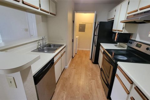 Condo in Orlando, Florida, 1 bedroom  № 1915032 - photo 14