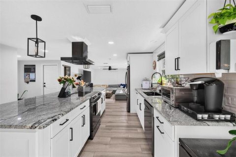 Villa ou maison à vendre à Tarpon Springs, Floride: 3 chambres, 158.77 m2 № 2396133 - photo 8