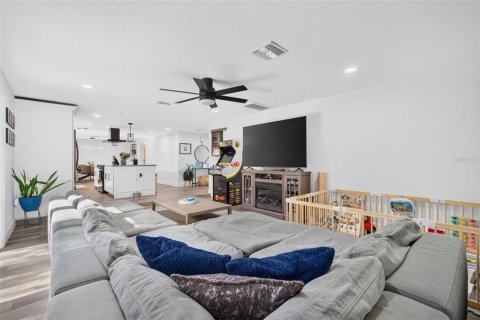 Villa ou maison à vendre à Tarpon Springs, Floride: 3 chambres, 158.77 m2 № 2396133 - photo 3