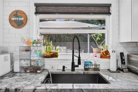 Villa ou maison à vendre à Tarpon Springs, Floride: 3 chambres, 158.77 m2 № 2396133 - photo 6