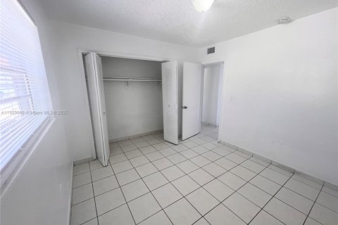 Снять в аренду кондоминиум в Майами, Флорида 2 спальни, 489.78м2, № 1955240 - фото 6