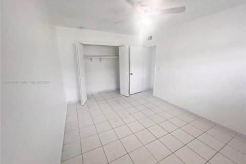 Снять в аренду кондоминиум в Майами, Флорида 2 спальни, 489.78м2, № 1955240 - фото 10