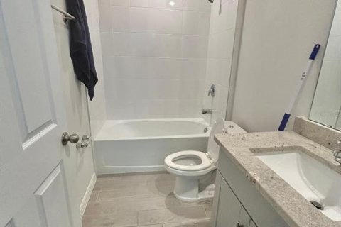 Снять в аренду виллу или дом в Хейнс-Сити, Флорида 9 комнат, 251.95м2, № 1843962 - фото 3