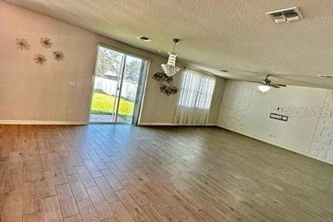 Снять в аренду виллу или дом в Хейнс-Сити, Флорида 9 комнат, 251.95м2, № 1843962 - фото 5