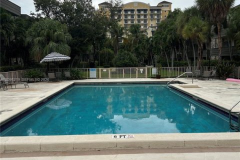 Condo in Miami, Florida, 2 bedrooms № 2392889 - photo 14