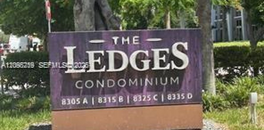 Condo in Miami, Florida, 2 bedrooms № 2392889