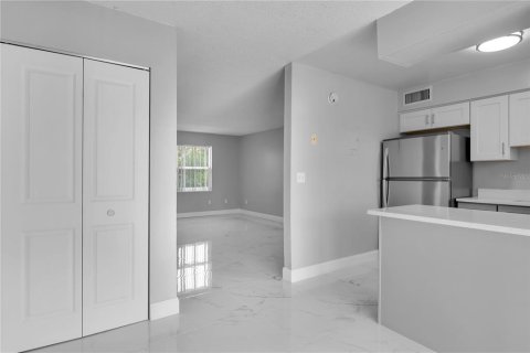 Condominio en alquiler en Orlando, Florida, 2 dormitorios, 83.24 m2 № 1808384 - foto 10