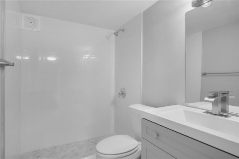 Condominio en alquiler en Orlando, Florida, 2 dormitorios, 83.24 m2 № 1808384 - foto 14