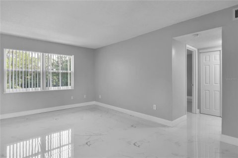Condominio en alquiler en Orlando, Florida, 2 dormitorios, 83.24 m2 № 1808384 - foto 11