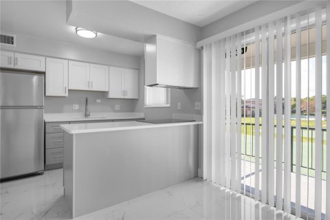Condominio en alquiler en Orlando, Florida, 2 dormitorios, 83.24 m2 № 1808384 - foto 6