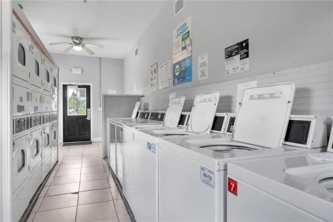 Condominio en alquiler en Orlando, Florida, 2 dormitorios, 83.24 m2 № 1808384 - foto 20