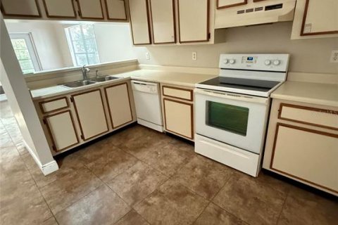 House in Port Richey, Florida 2 bedrooms, 129.51 sq.m. № 1883666 - photo 8
