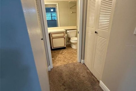 House in Port Richey, Florida 2 bedrooms, 129.51 sq.m. № 1883666 - photo 11