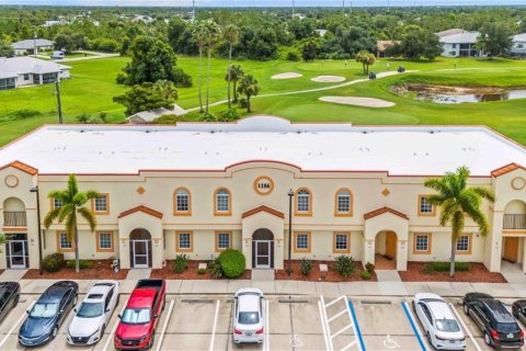 Townhouse in Punta Gorda, Florida 2 bedrooms, 107.21 sq.m. № 2221601 - photo 25