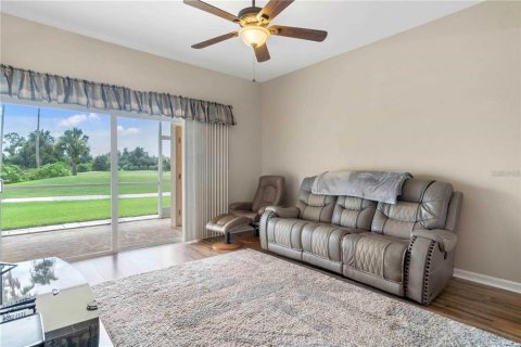 Townhouse in Punta Gorda, Florida 2 bedrooms, 107.21 sq.m. № 2221601 - photo 11
