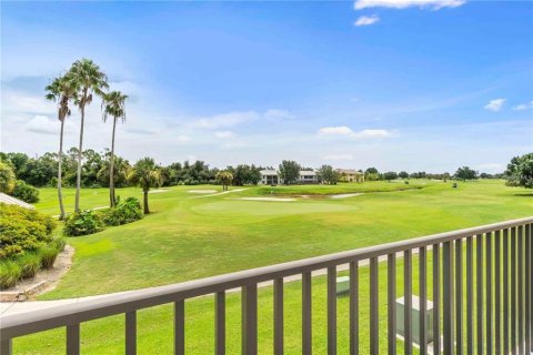 Townhouse in Punta Gorda, Florida 2 bedrooms, 107.21 sq.m. № 2221601 - photo 16