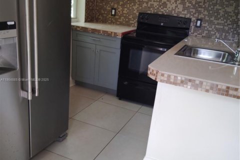 Appartement à louer à Miami, Floride: 1 chambre, 112.97 m2 № 1893387 - photo 4